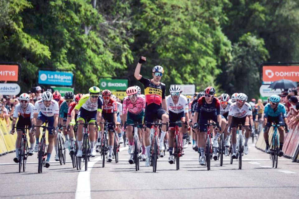 Van Aert Sprints to Criterium du Dauphine Stage 1 Victory