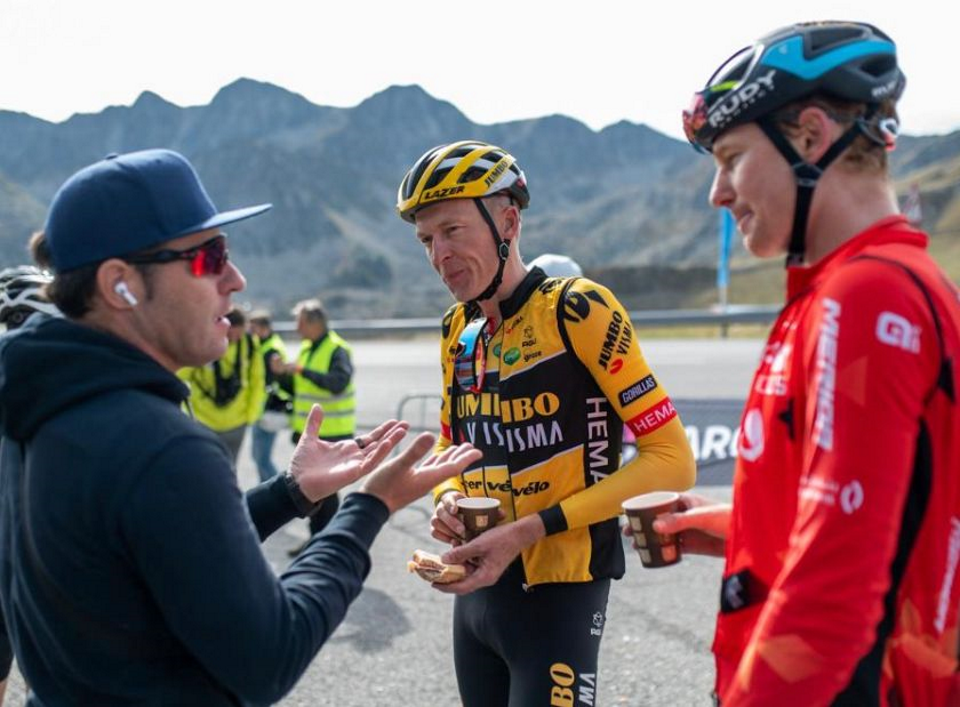 Dani Buyo, CEO of Gran Fondo World Tour with Robert Gesink (Jumbo Visma) and Jack Haig (Team Bahrain Victorious) 