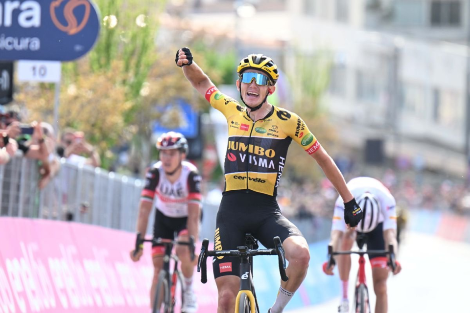 Bouwman win's his first Grand Tour stage as López keeps Giro lead