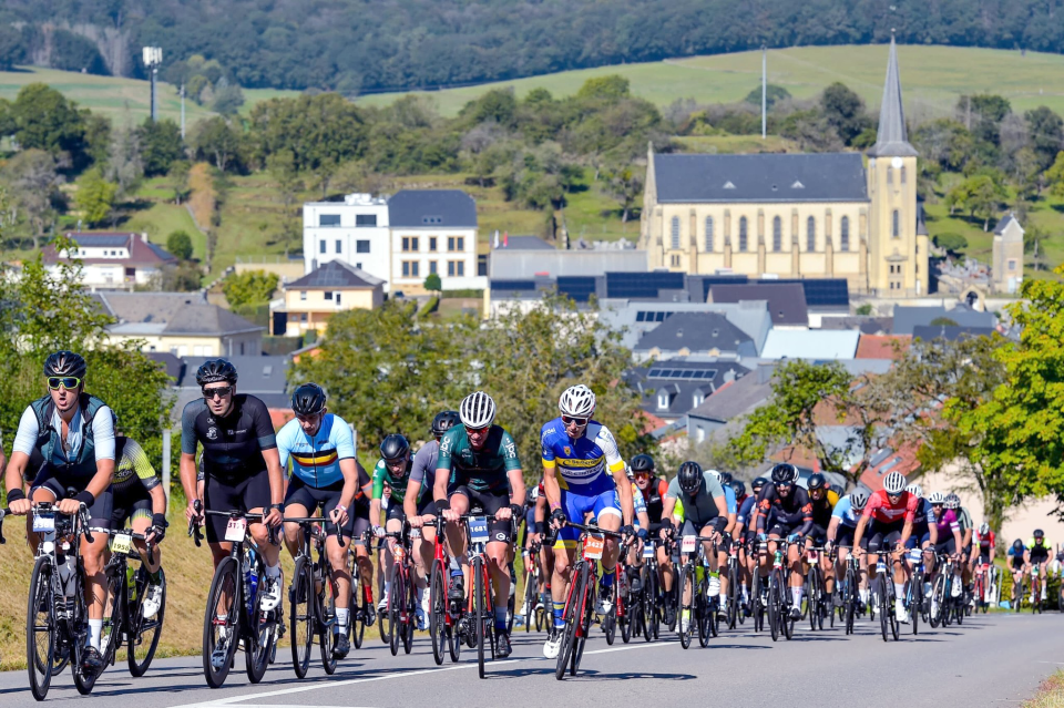 3,000 cyclists take part in sold out Schleck Granfondo