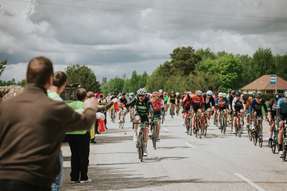 Incredible on course support with volunteers at feed stations