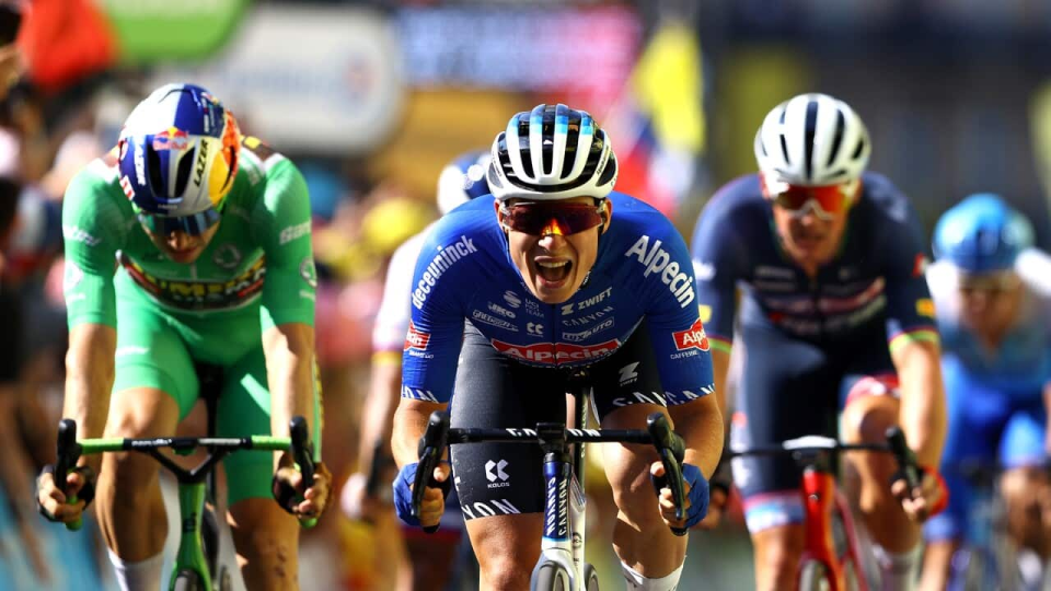 Jasper Philipsen beats the heat to win a Tour de France stage for first time