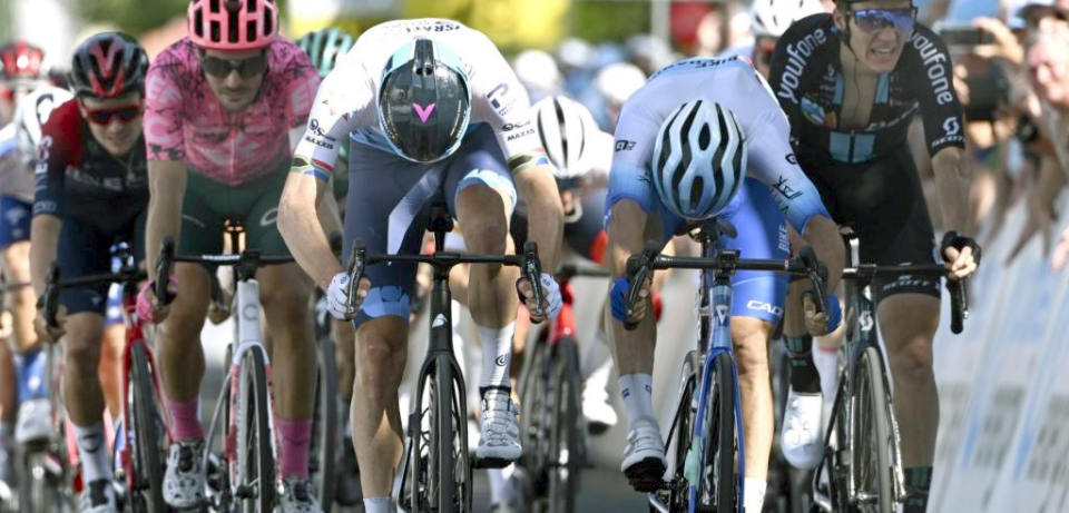 Daryl Impey wins stage four as Stephen Williams keeps lead