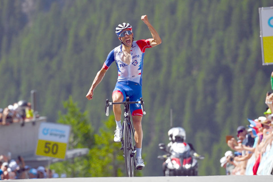 Higuita takes race lead as Pinot wins from the breakaway at the Tour de Suisse