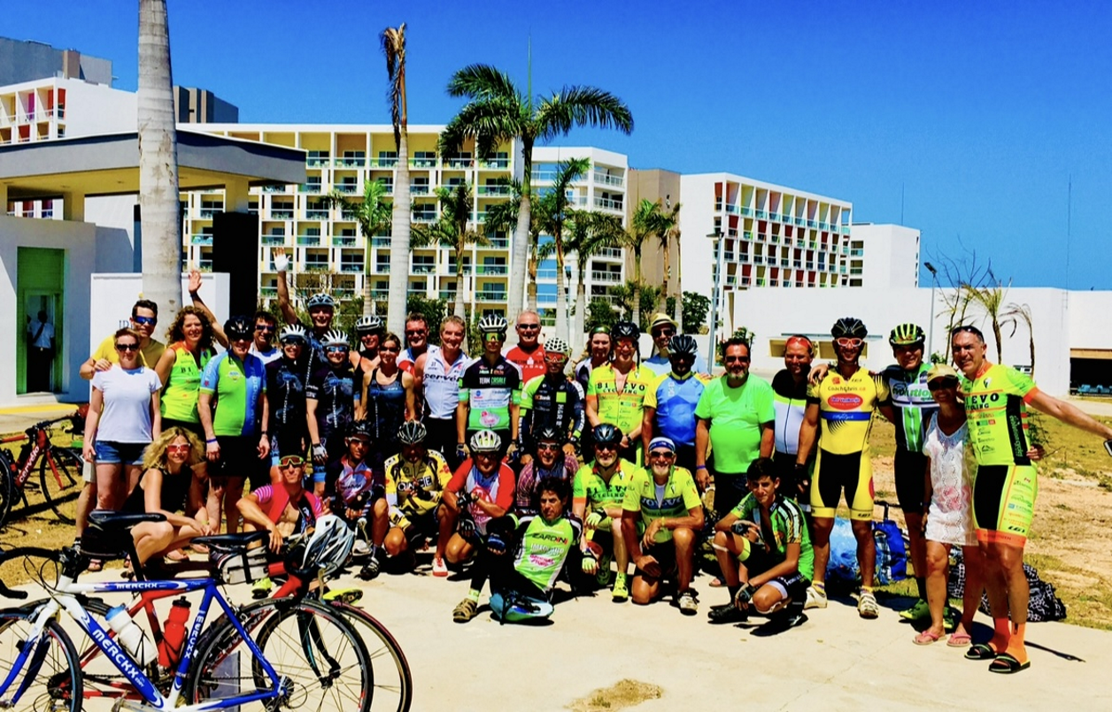 Photo: A great bunch of people, group rides, good food, accommodation and sunny weather – What’s not too like!?