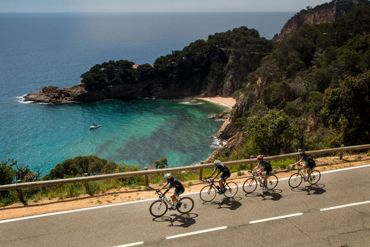 Jump on your road bike and enjoy the Algarve