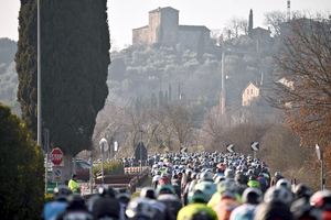 Strade Bianche Gran Fondo sees 6,500 cyclists tackle the White Roads