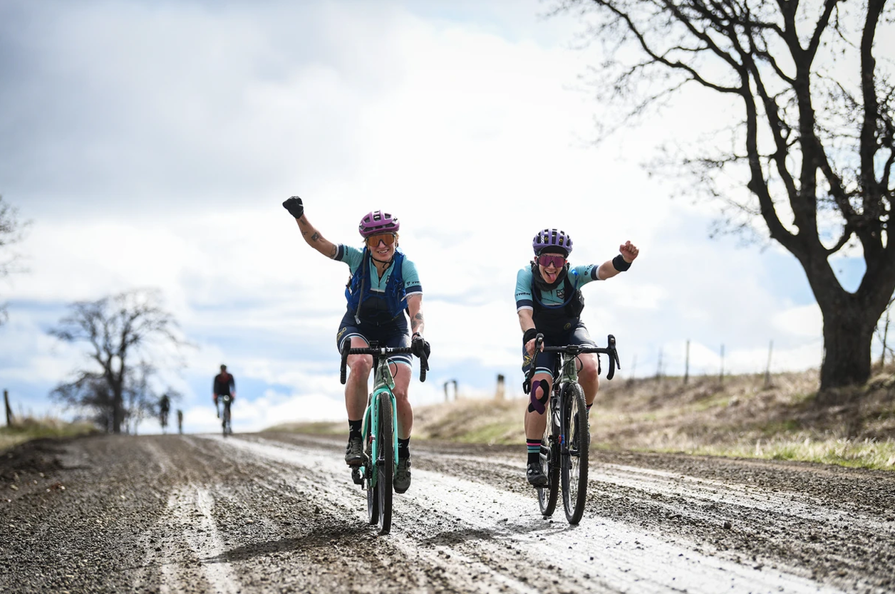 Photo: Smiles for miles at the SOLD OUT 2023 Gorge Gravel Grinder! credit @lapierrephoto