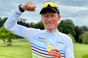 Vinokurov wins Gold at UCI Gran Fondo World Championships