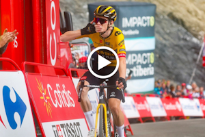Vingegaard solos to Victory atop the Tourmalet in Jumbo-Visma 1-2-3