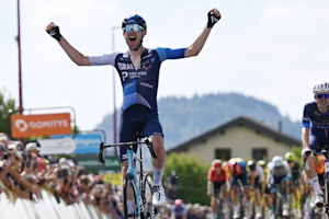 Canadian Derek Gee takes Dauphine lead after stage 3 win