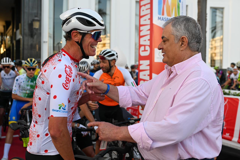 Photo: Mario Cipollini (World Champion), and Manolo Saiz (Former Director of ONCE and UCI)