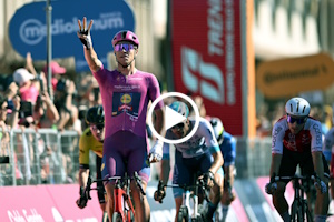 Jonathan Milan makes it a hat-trick of sprint wins at the Giro d'Italia