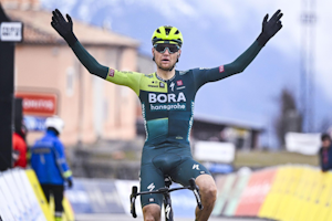 McNulty clings to Yellow Jersey as Vlasov wins stage seven