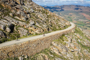 Cromwell and van Dyk fastest at UCI Swartberg 100 Gravel Fondo