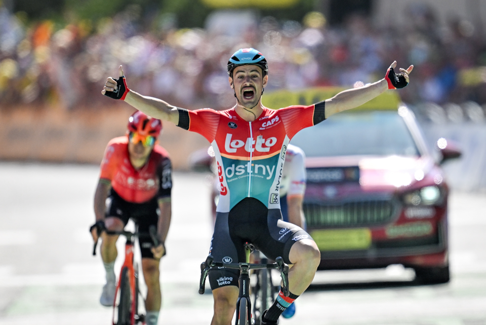 Victor Campenaerts wins sizzling stage from the breakaway