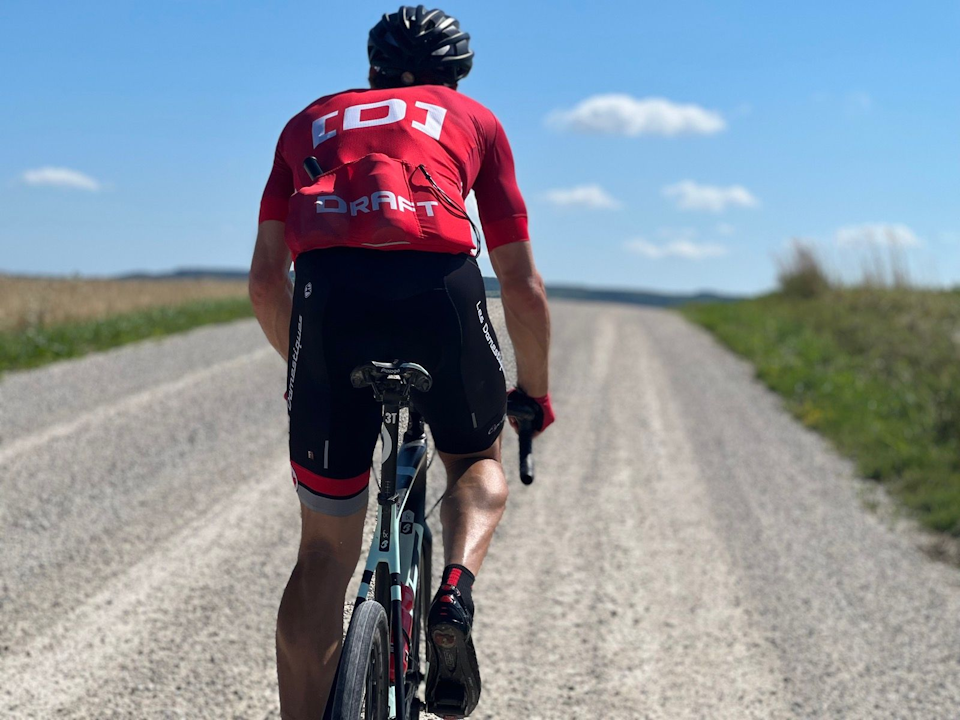 Barry and Clarke fastest at 2024 UCI Blue Mountains Gravel Fondo