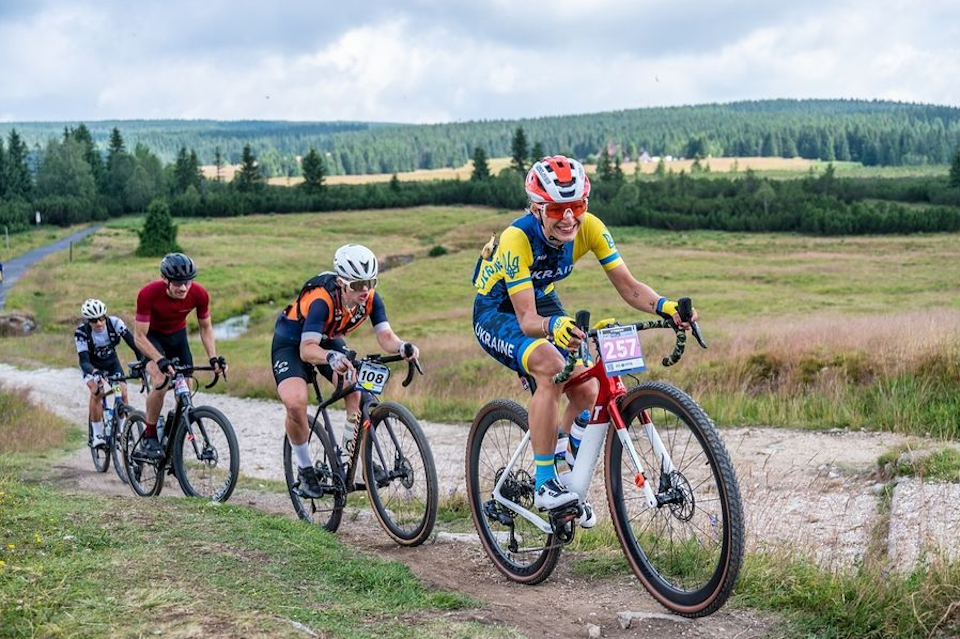 Shiff and Becking fastest at Inaugural UCI Gravel Adventure