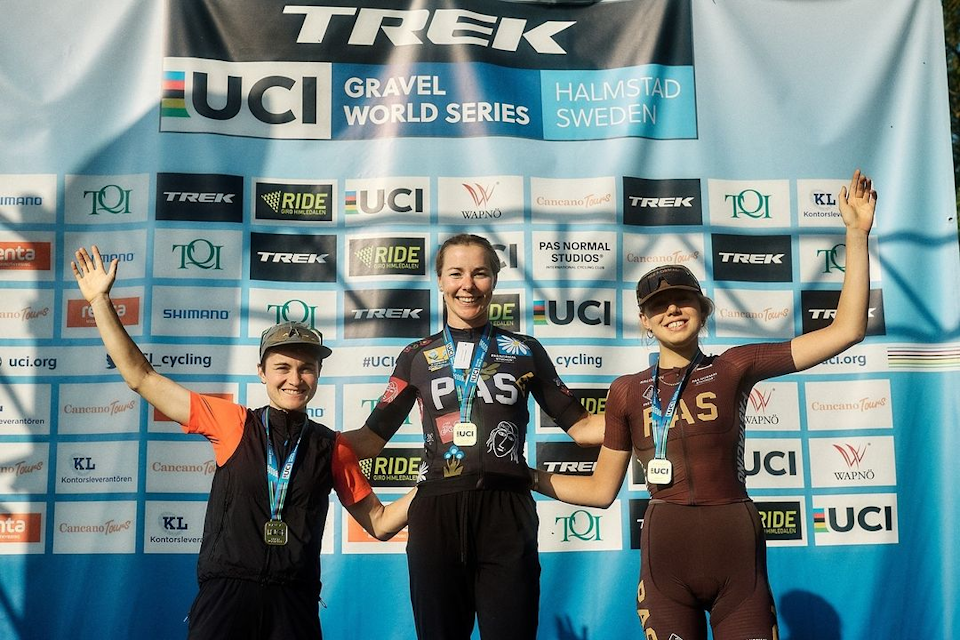 Dutchwomen Femke Markus (WV de Amstel), American Heidi Franz (Lifeplus-Wahoo), Klara Sofie Skovgård Hansen (PAS Racing)