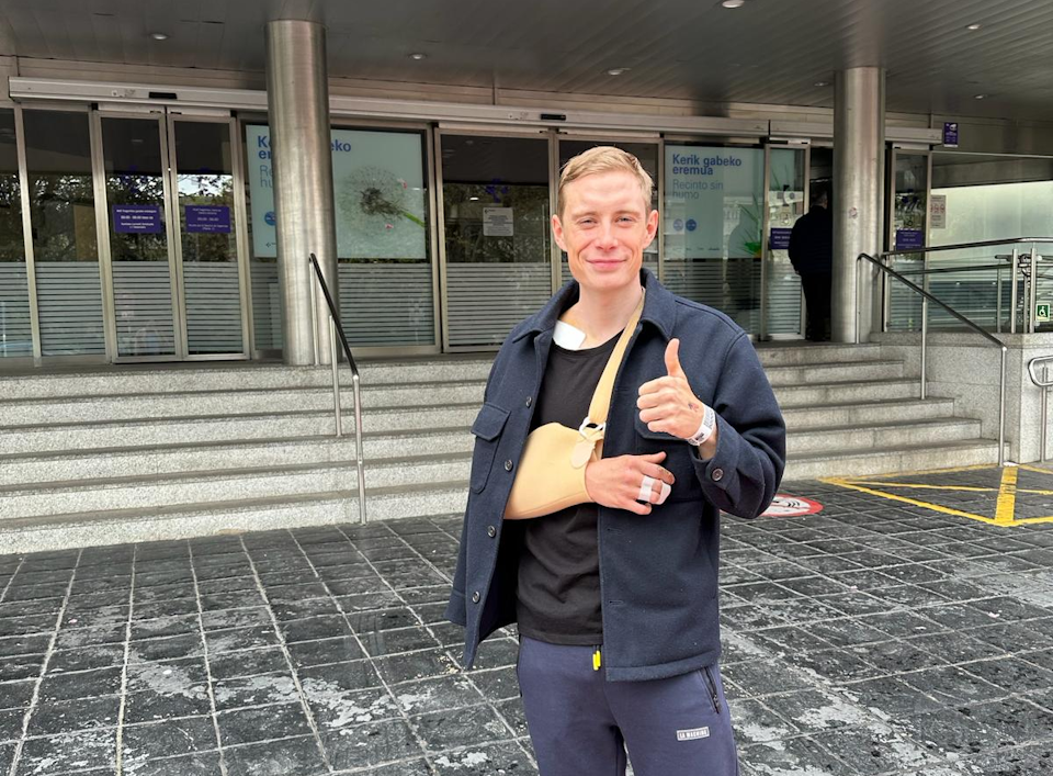 Jonas Vingegaard in good spirits after leaving hospital