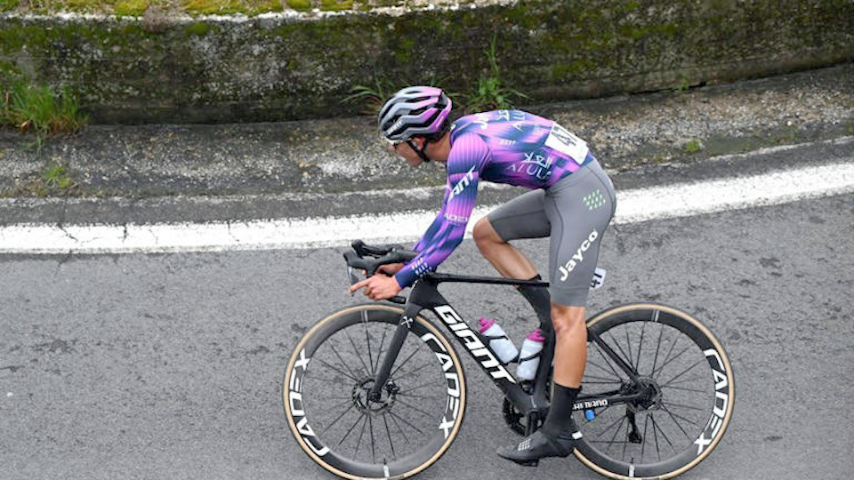 19-year-old Italian pro cyclist dies after hitting speed bump at Giro d'Aosta
