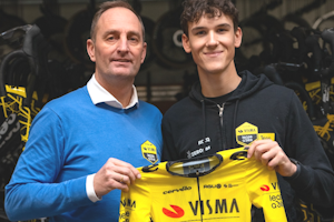 17 year-old Canadian Gravel Champion joins team Team Visma | Lease a Bike