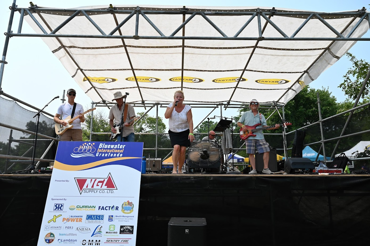 The Shelly Rastin Band performed live for participants after they finished in Mike Weir Park.