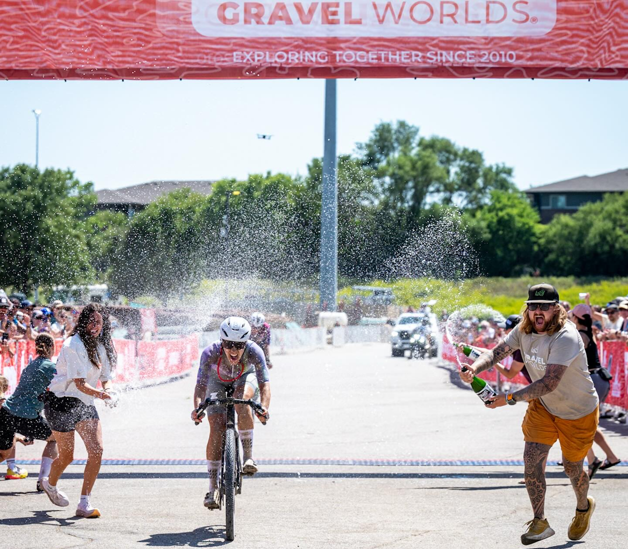 Klöser held strong and ultimately out-sprinted Schreurs at the finish line