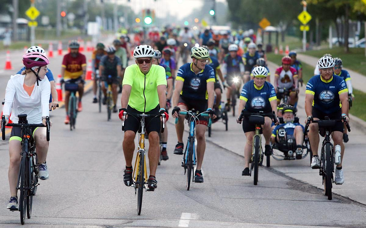 Tragedy Strikes RAGBRAI 2025: Two Cyclists Collapse and Die During Annual Ride