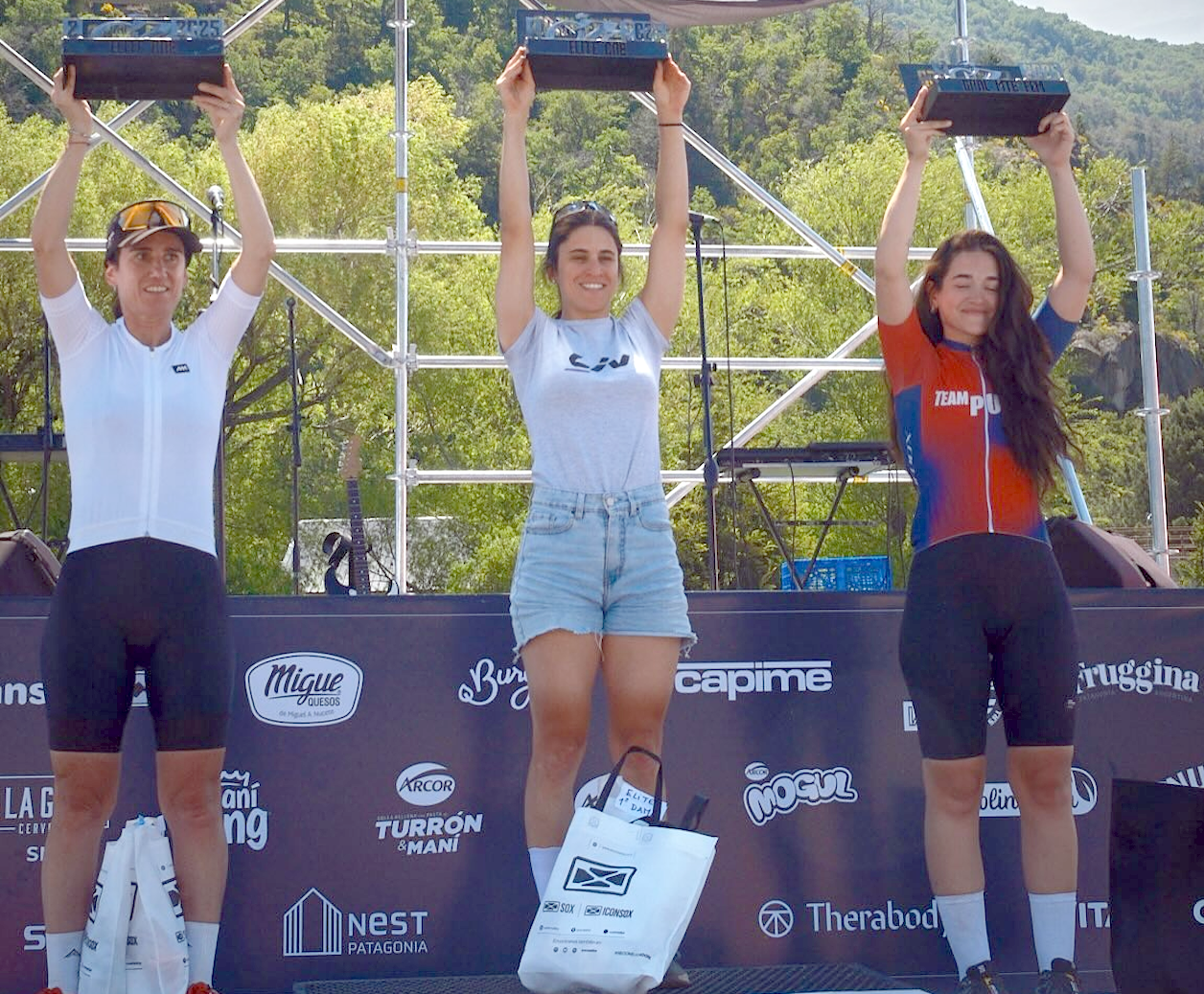 2025 Argentinian national road silver medalist Sofia Martelli rode a powerful solo effort