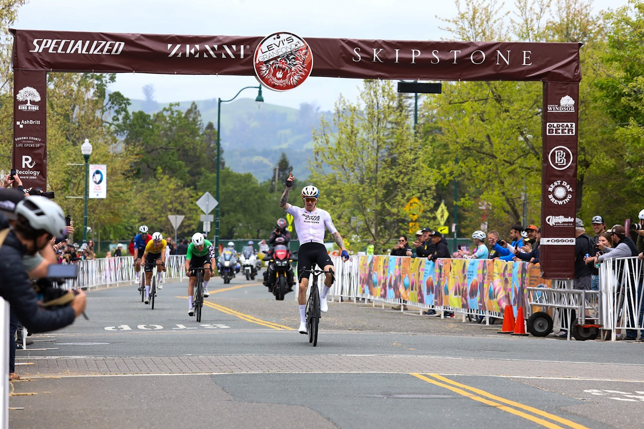 Swenson Makes It Two in a Row at the Growler in Nail-Biting Finish