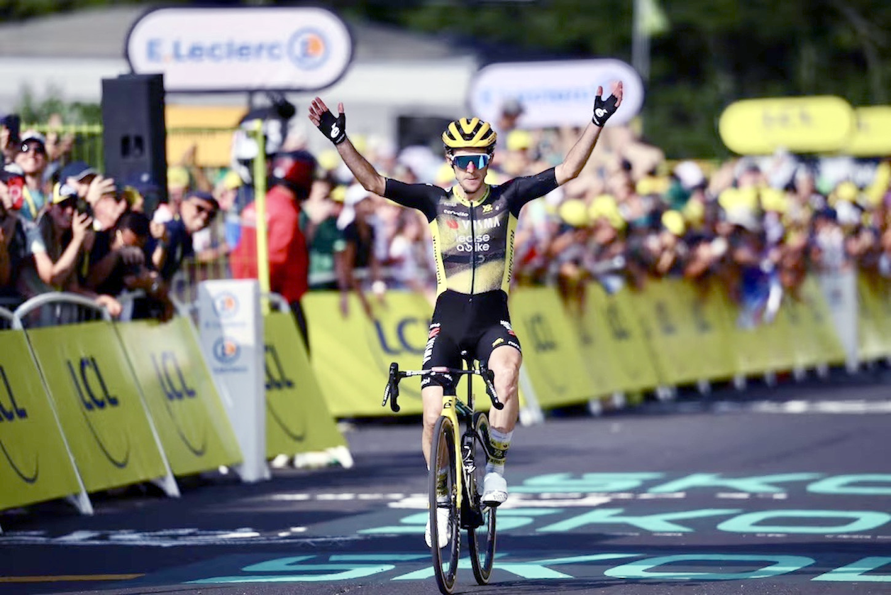 Yates wins stage 10 as Irishman Healy grabs Yellow Jersey
