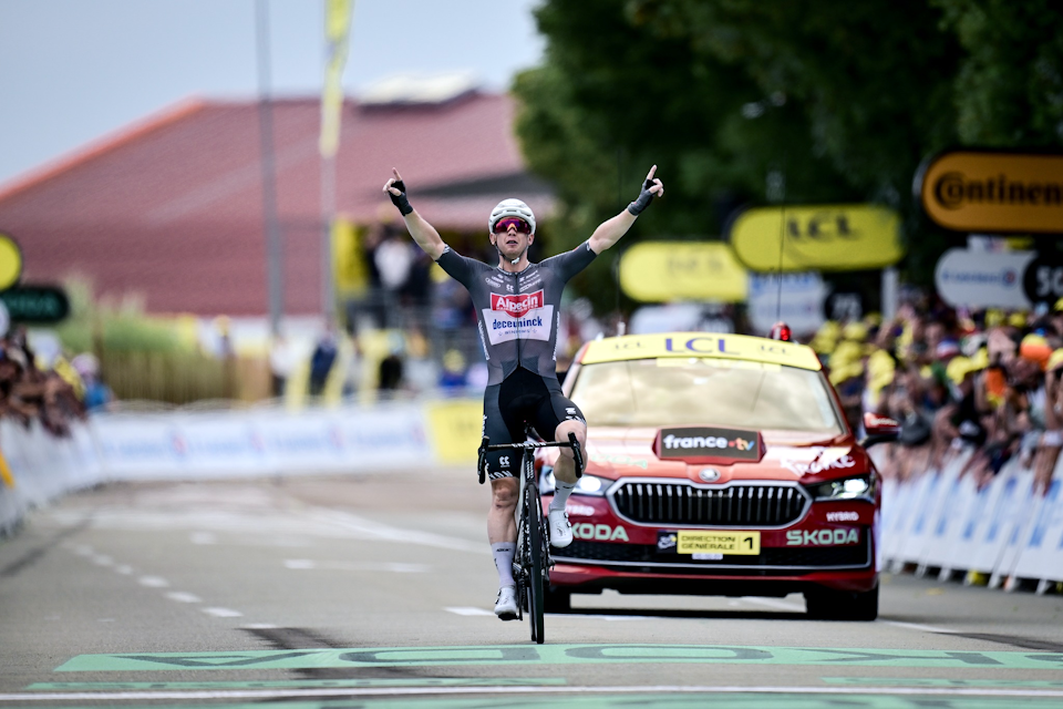 Kaden Groves Clinches First Tour de France Stage Victory