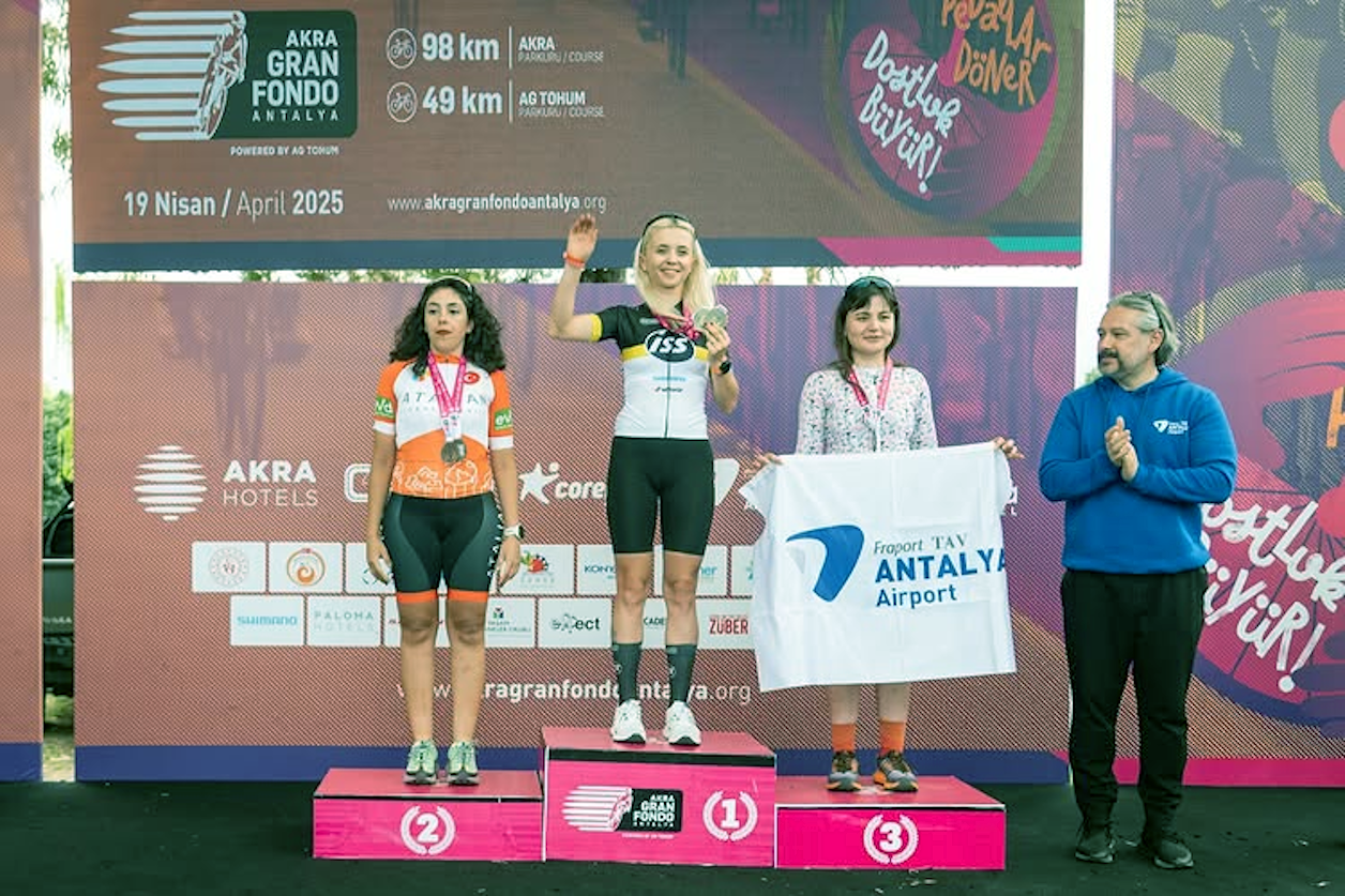 Daria Pravilova (ETALON) was the fastest woman in the Granfondo