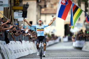 Florian Vermeersch wins 2025 UCI Gravel Worlds Championships
