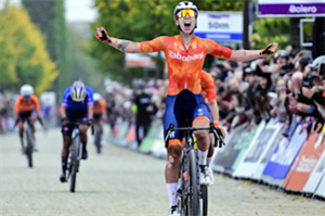 Lorena Wiebes wins women's 2025 UCI Gravel World Championships