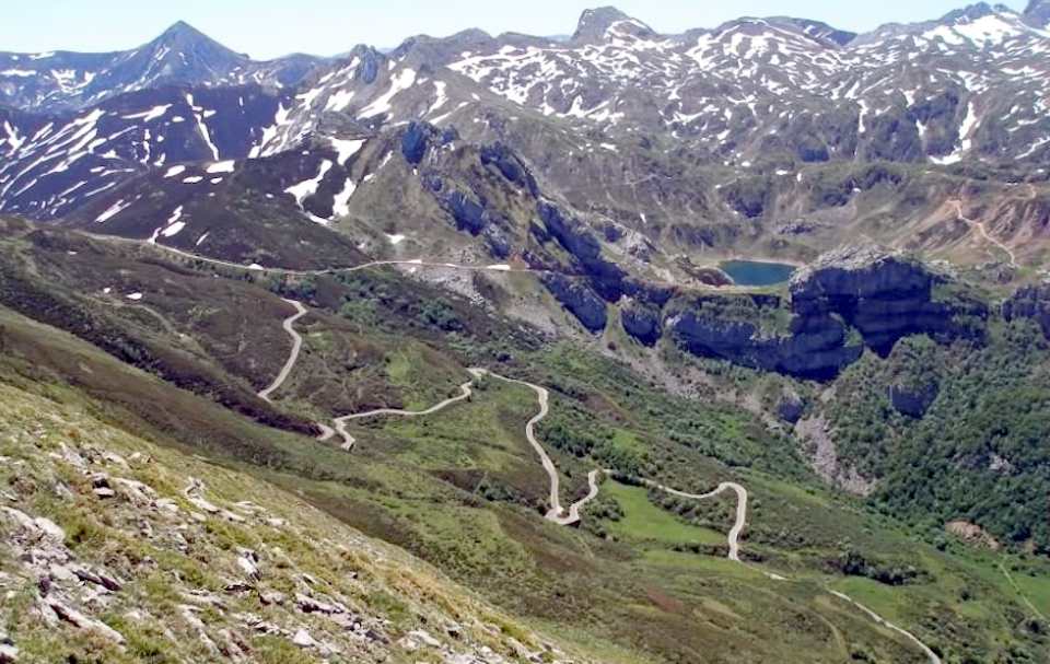 Stage 14 - to summit finish atop Lagos de Somiedo