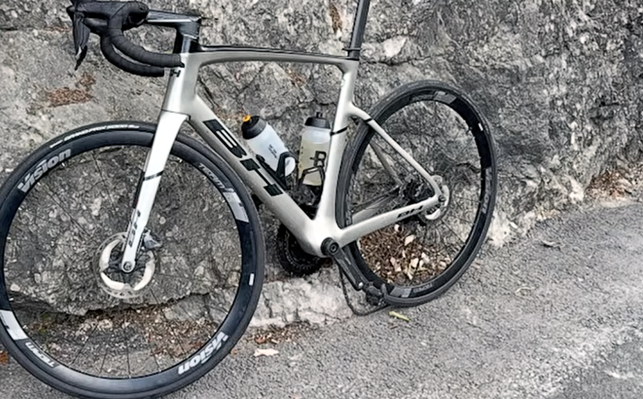 Heartbreaking Tragedy as 18-Year-Old Cyclist Dies After High-Speed Crash in Austria