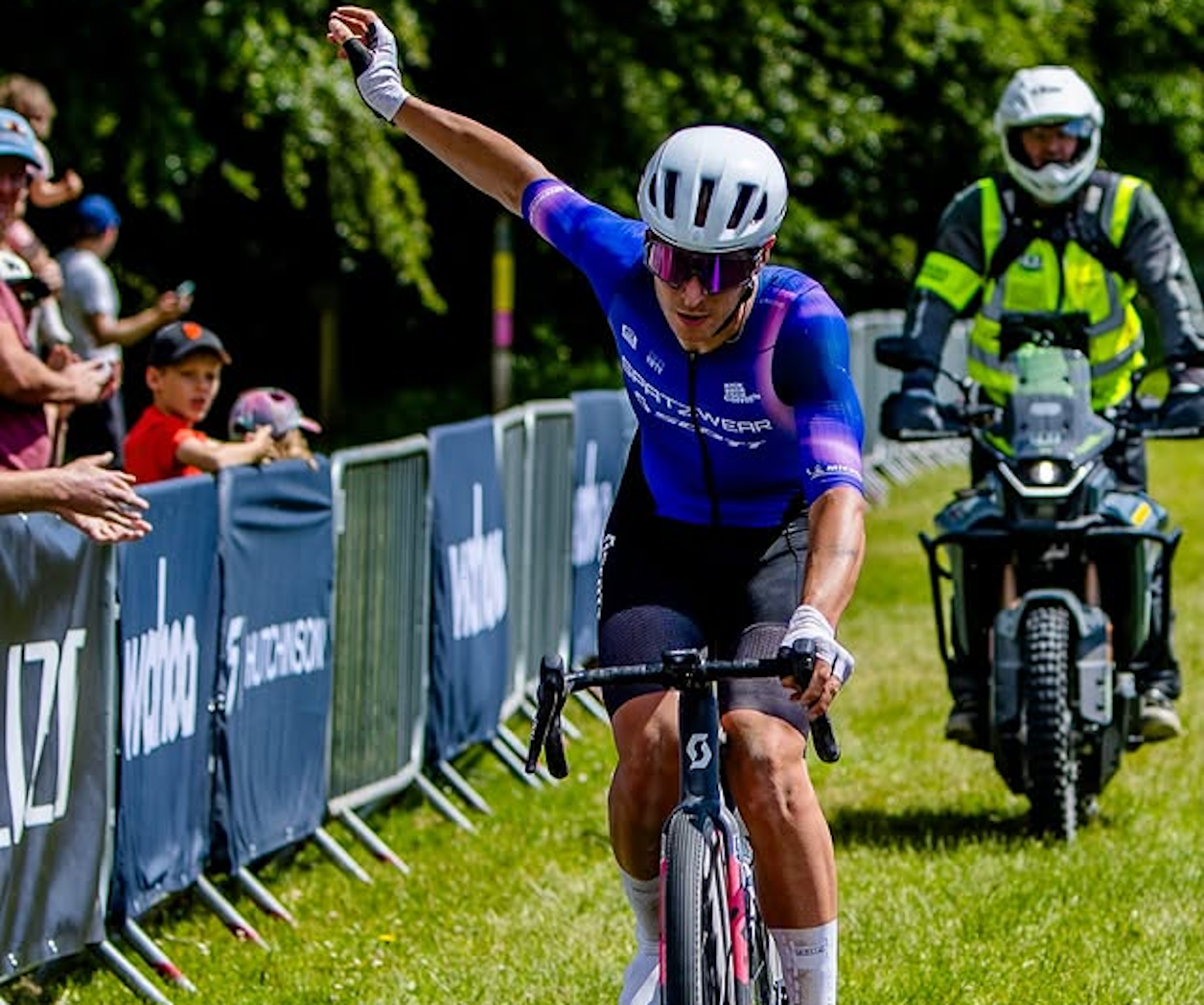 The men’s race saw defending champion Damien Clayton return with intent. 