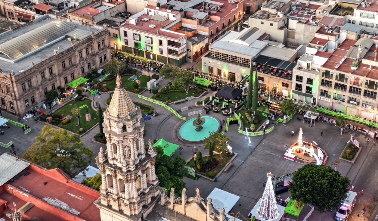 The race begins in the historic center of San Luis Potosí, touring the emblematic places of the city The race begins in the historic center of San Luis Potosí, touring the emblematic places of the city