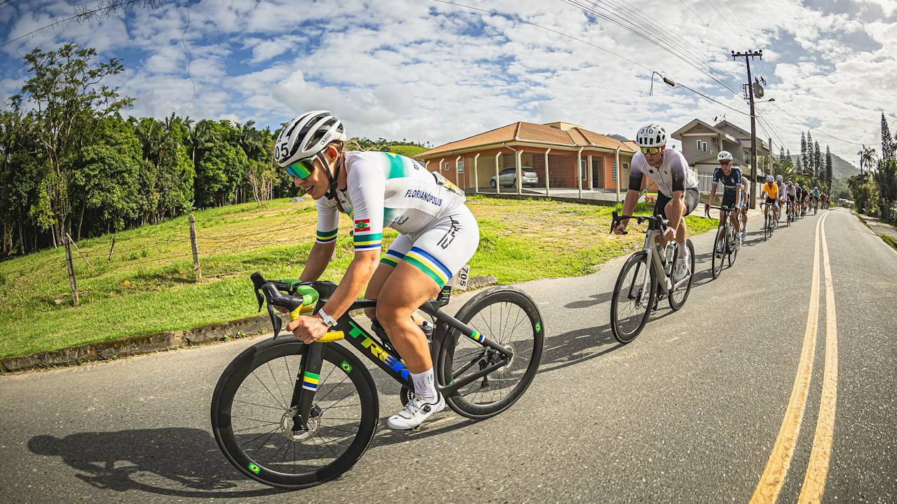 The UCI and Golazo renew their partnership for the UCI World Series for Gran Fondo and Gravel