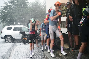 2026 La Vuelta stage three abandoned after severe hailstorm in the Pyrenees