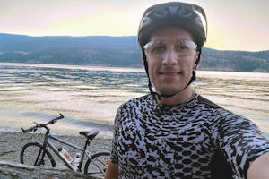 Ukrainian cycles Okanagan Granfondo route to raise bread money