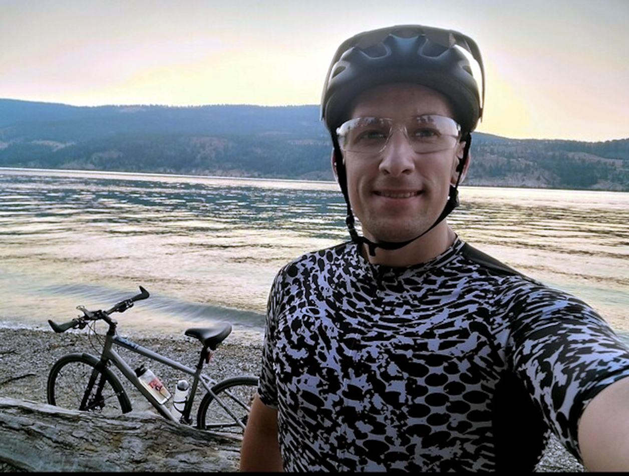 Ukrainian living in Kelowna cycles former Okanagan Granfondo route to raise bread money