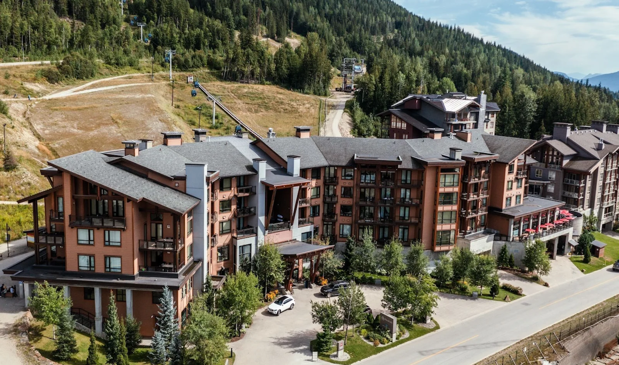 2Stay at the Start Line: The Sutton Place Hotel