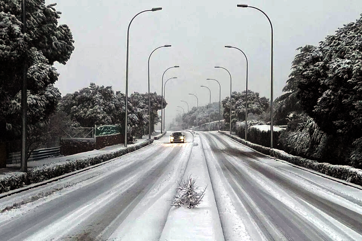 Storm Kristin killed at least three people and left over 800,000 residents of central and northern Portugal without electricity