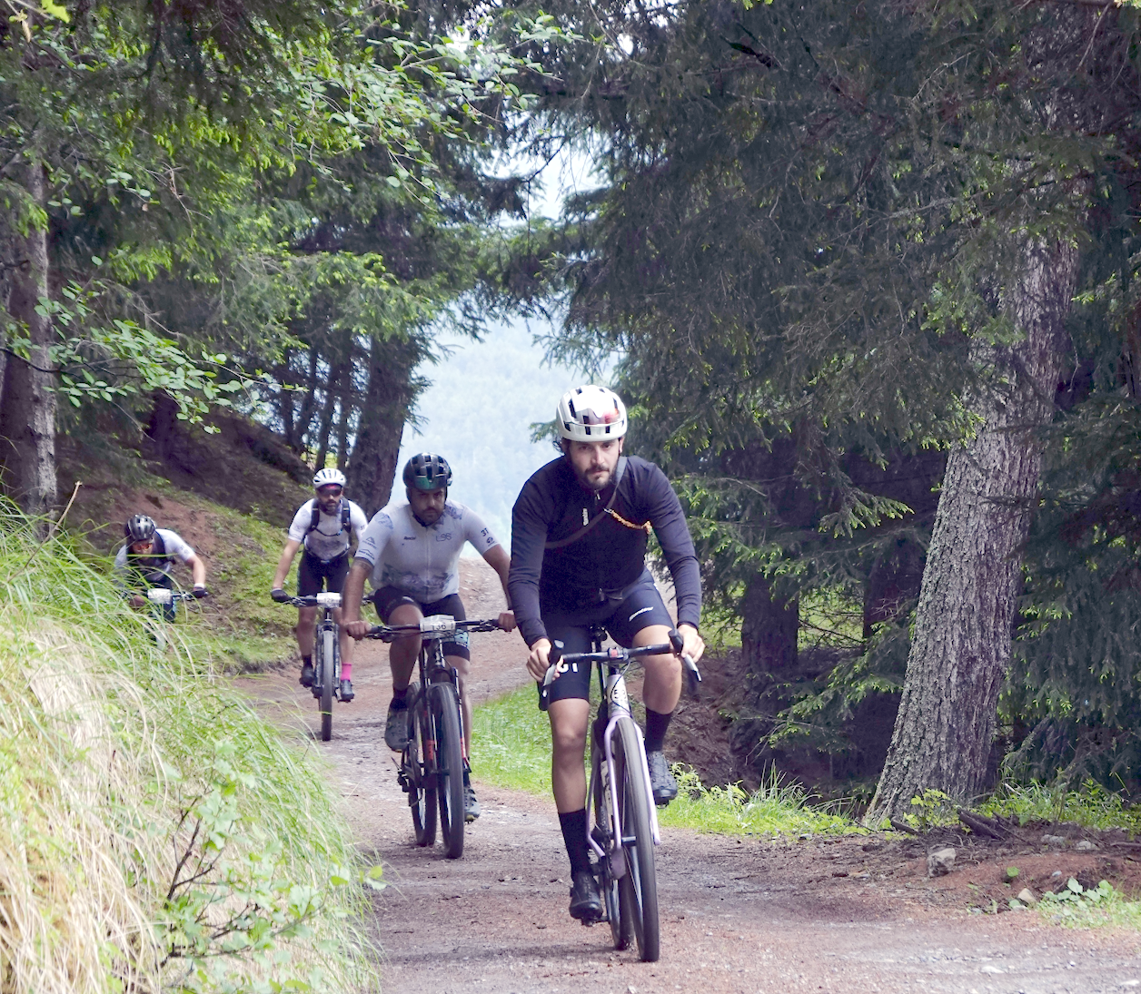 Maria Ossowska and Gerald Grundner fastest at inaugural 2026 La Stelvio Santini Gravel