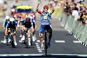 Mads Pedersen wins fourth stage as Torstein Traeen takes yellow jersey