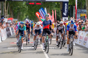 Olav Kooij wins stage 5 bunch sprint in Pau at the 2026 Tour de France