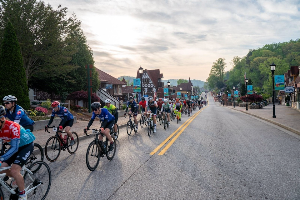Sarah Watkins and Shannon Himstedt take victory at 2026 Tour of Georgia Gran Fondo